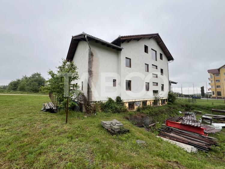 Pensiune  la Rosu480 mp de vanzare Statiune Climaterica Sambata de Sus - 2