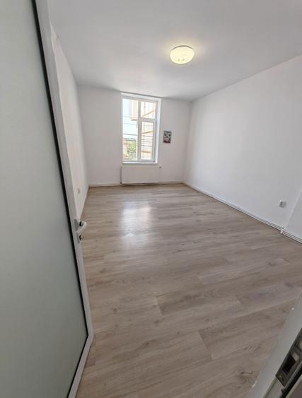 Inchiriere spatiu comercial - 4