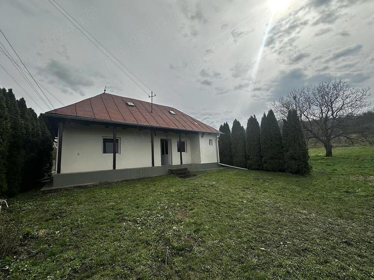 Casa si teren de vanzare(2700 mp), com Mica - 1