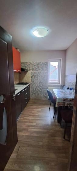 Vand apartament 3 camere decomantate - 2