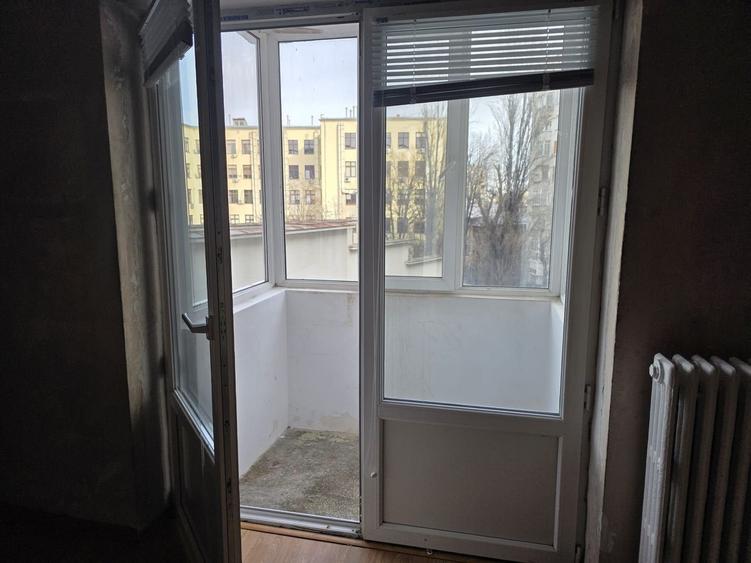 APARTAMENT BLOCUL DALLES, OCAZIE PENTRU ZONA DE INVESTITII SI REZIDENTIAL - 4