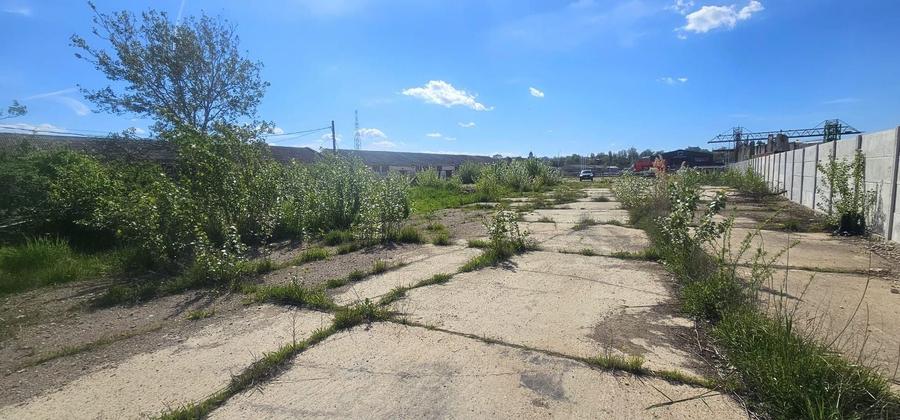Teren Construcții intravilan de 2077 mp, în Est