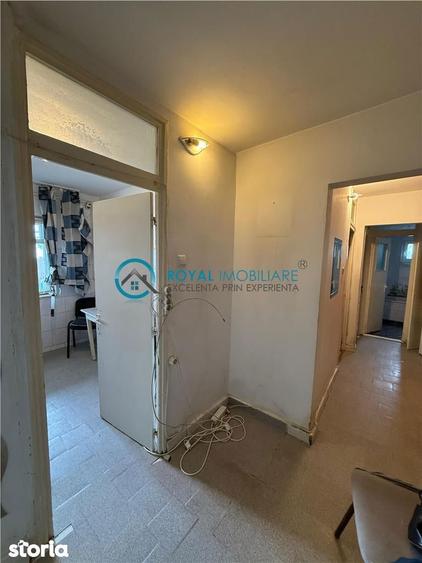 Royal Imobiliare - Vanzare Apartament zona 9 Mai - 10
