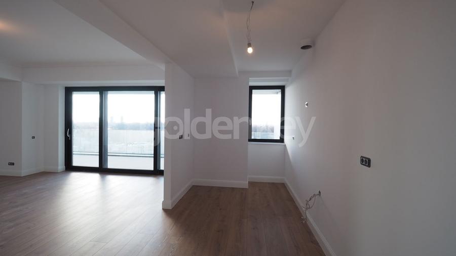 Etaj 8 - Vedere panoramica lac!  347mpc, terasa 50mp - 3