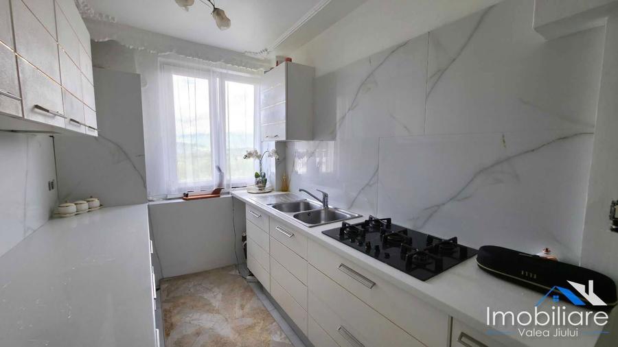 Apartament 3 camere - Vulcan | Str. Nicolae Titulescu - 8