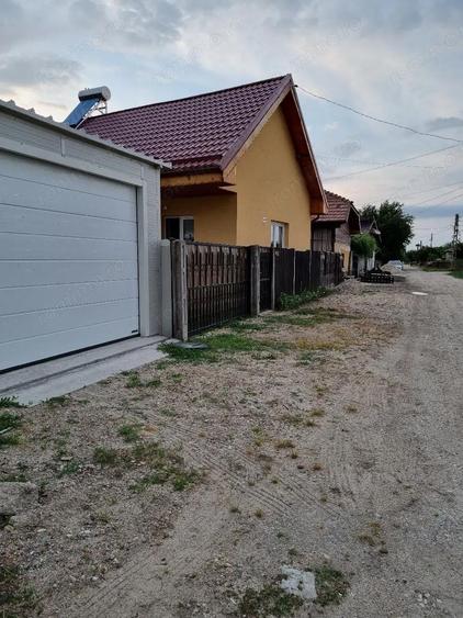 Vand casa cu garaj si teren comuna Islaz, Turnu Magurele, judetul Teleorman - 8