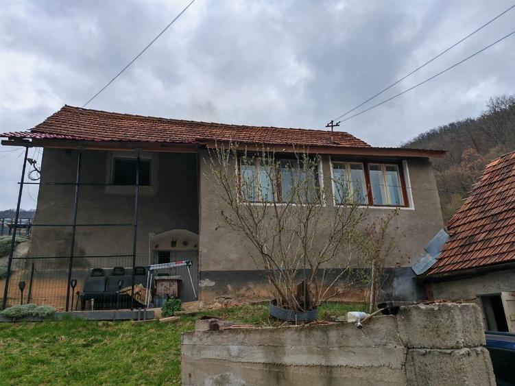 Proprietate cu 12.000 mp teren + casa | Priveliste superba | I - 2