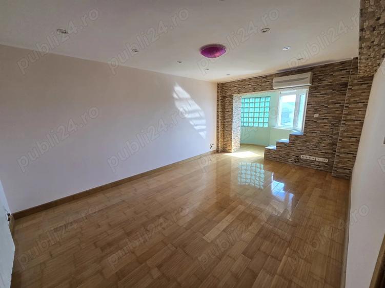 3 Camere la Pia?a + parcare privata! - 1