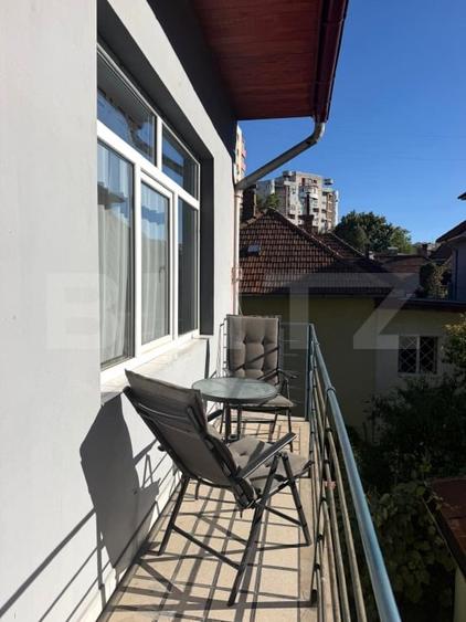 Apartament cu 2 camere semidecomandat, mobilat în Central