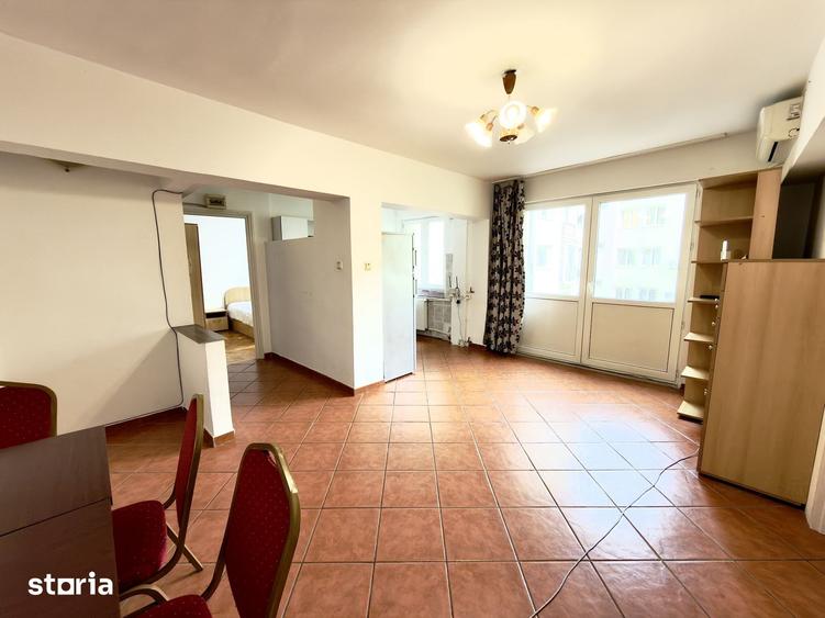 Apartament cu 3 camere în Romană