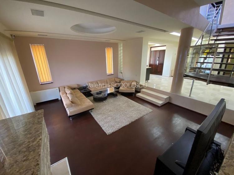 VILA CU 5 CAMERE zona Mircea Cel Batran VILA CU 5 CAMERE zona Mircea Cel Batran
