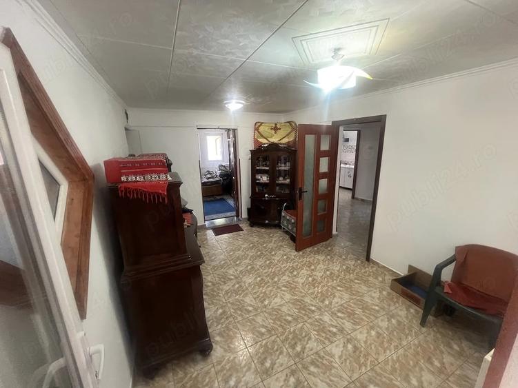 Casă cu 5 camere cu Teren 690 Mp în Central