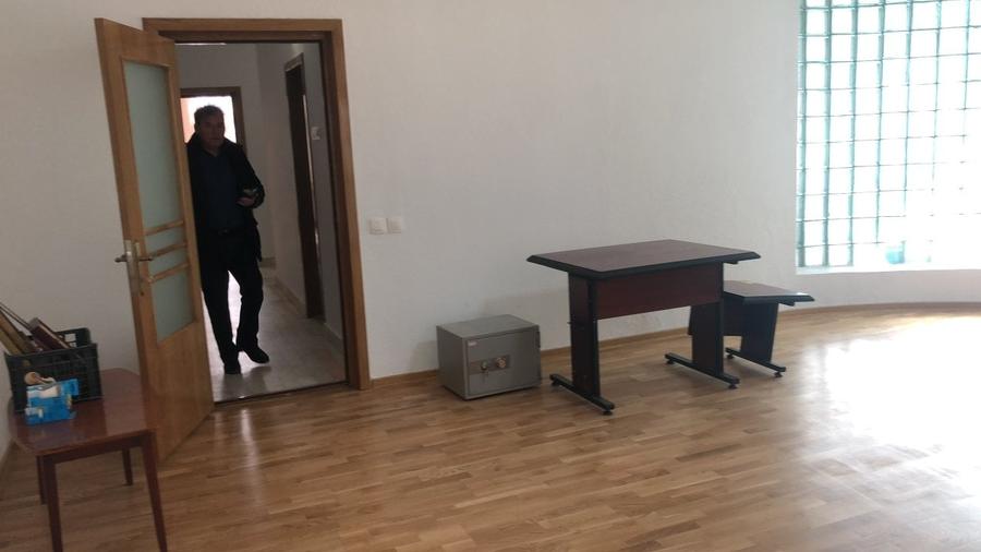 Oferim spre închiriere imobil pentru birouri - 9