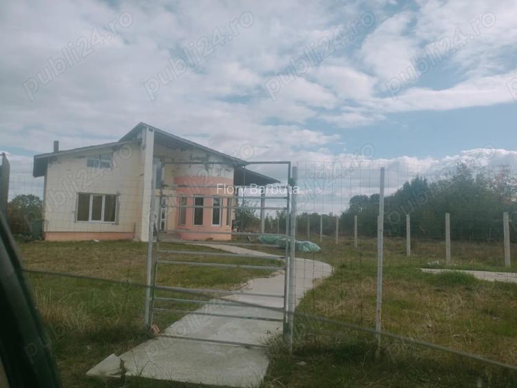 Vand casa com suseni P+M ?i anexa garaj auto cu canal fara acoperi? finalizare Vand casa com suseni P+M ?i anexa garaj auto cu canal fara acoperi? finalizare