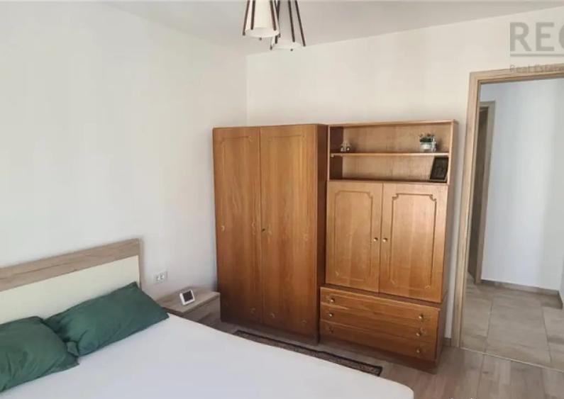 Studio Pietonala Coresi / Loc de parcare / Boxa - 1