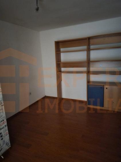 Casa situata in zona Trocadero, Constanta - 8