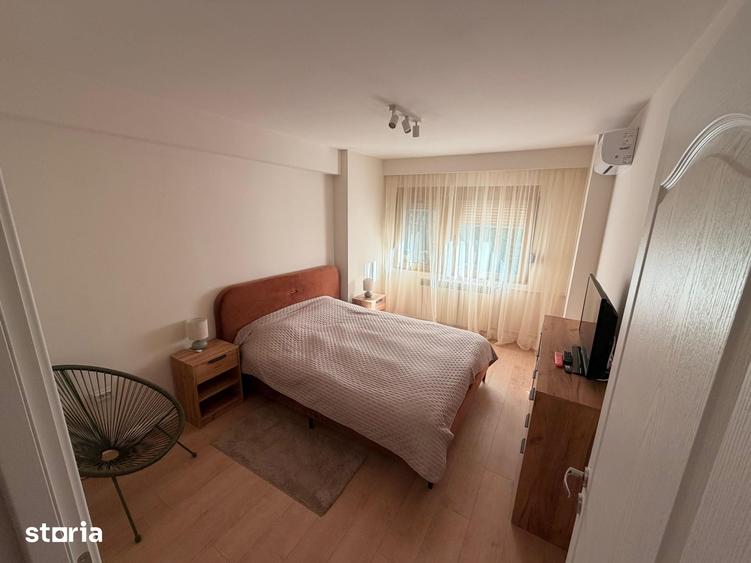 Apartament cu 4 camere în Aviatorilor