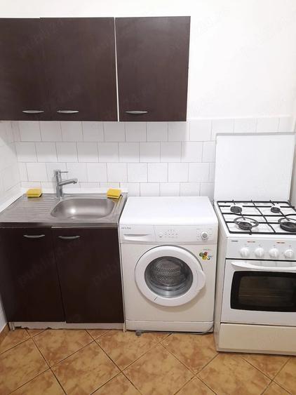 Garsonieră decomandată în Moșilor