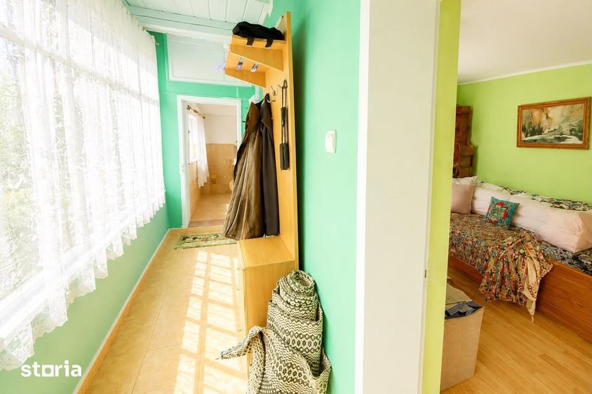 Casă cu 3 camere cu Teren 4300 Mp în Podu Roș
