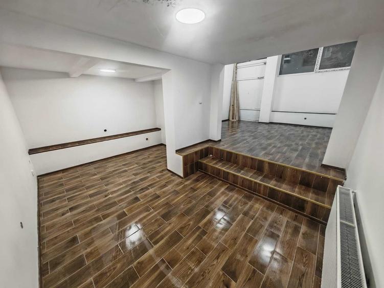 Spațiu comercial, de 117 mp, în Petros