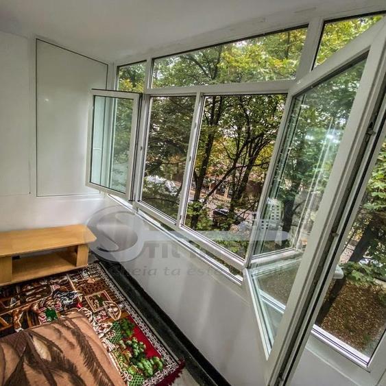 Apartament cu 3 camere decomandat în Arcu