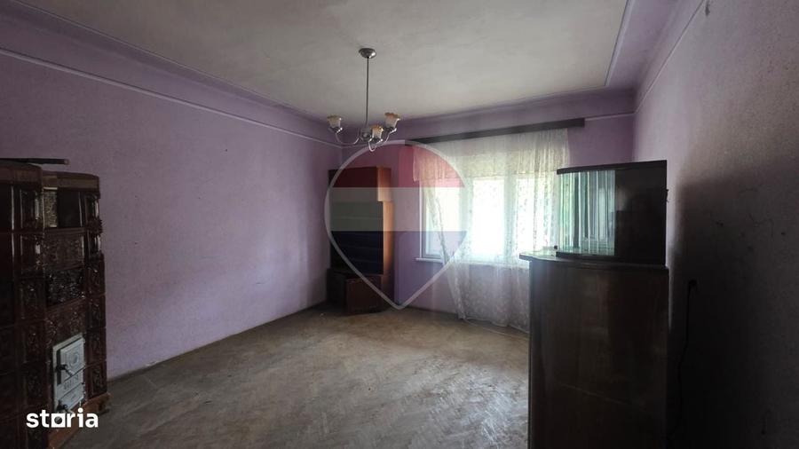 Casă cu 4 camere cu Teren 254 Mp în Central