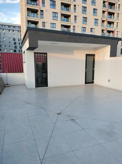 Casă individuală cu 5 camere cu Teren 200 Mp în Lujerului