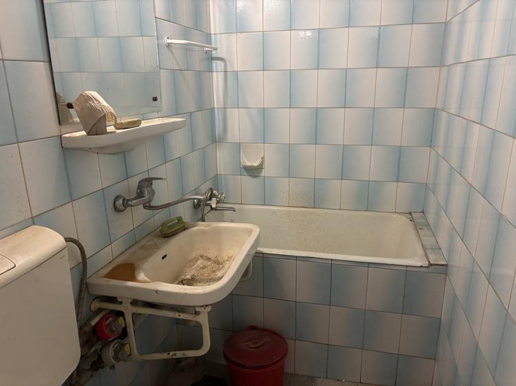 Apartament cu 2 camere semidecomandat în Gara de Nord