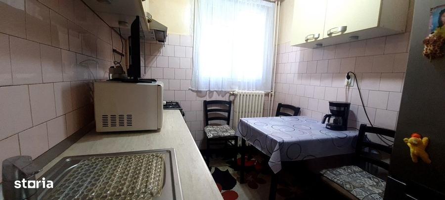 Apartament cu 3 camere decomandat, mobilat în Nicolae Grigorescu