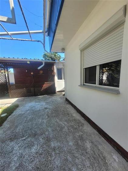 Casă individuală cu 5 camere cu Teren 314 Mp în Vest