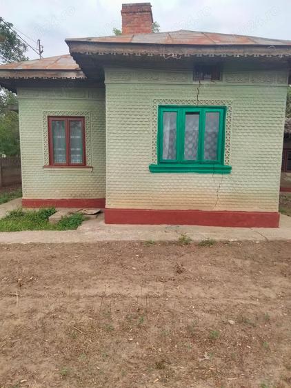 Casă cu 3 camere cu Teren 1400 Mp în Vâlcele