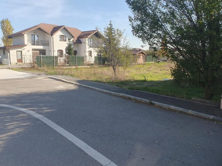 Teren de 3666 mp, în Buda