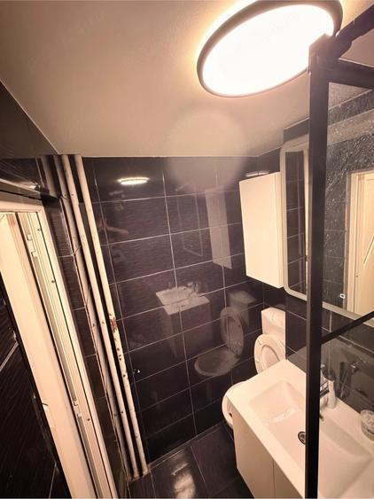 Apartament cu 3 camere semidecomandat în Vest