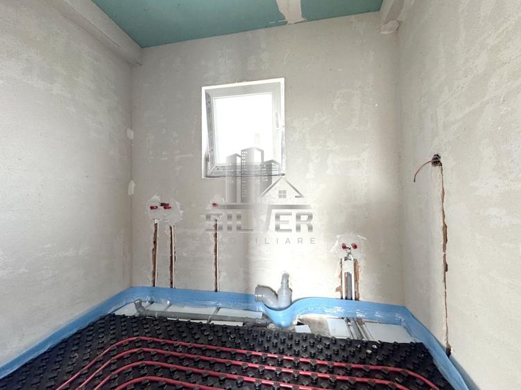 Duplex cu 5 camere cu Canalizare în Chinteni