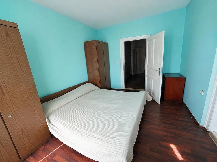 Apartament cu 3 camere decomandat în Traian