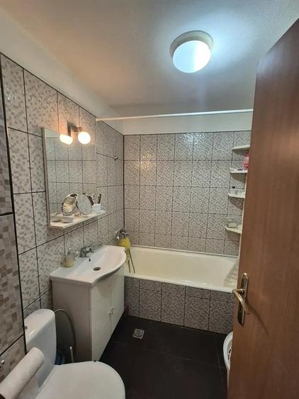 Apartament cu 2 camere decomandat în Micro IV