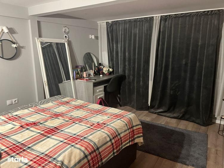 Casă cu 4 camere în Teiu