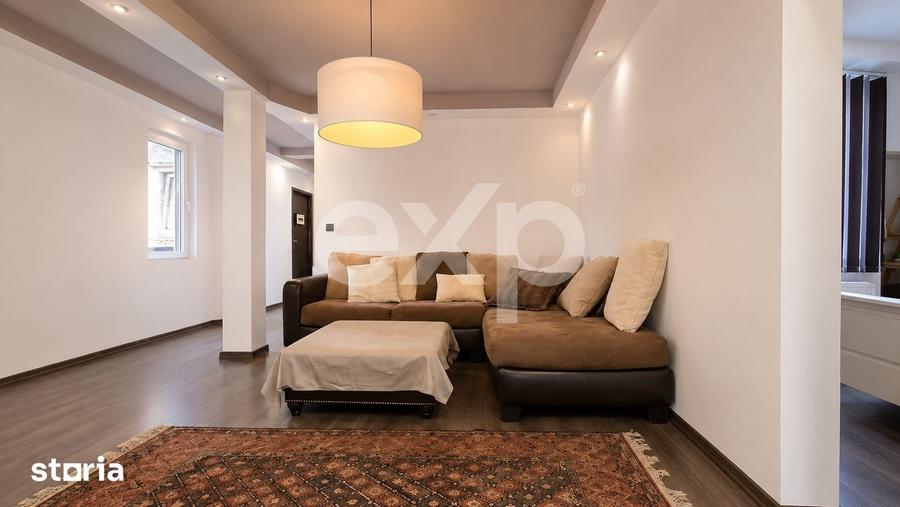 Apartament cu 3 camere în Schei