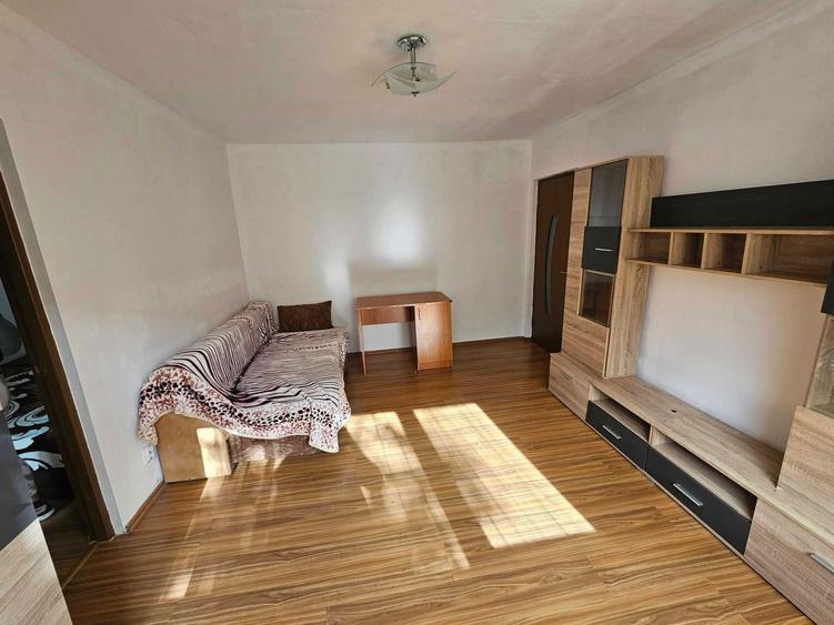 Vanzare apartament 2 camere 42mp etaj 2/4, zona Mihai Bravu - 1