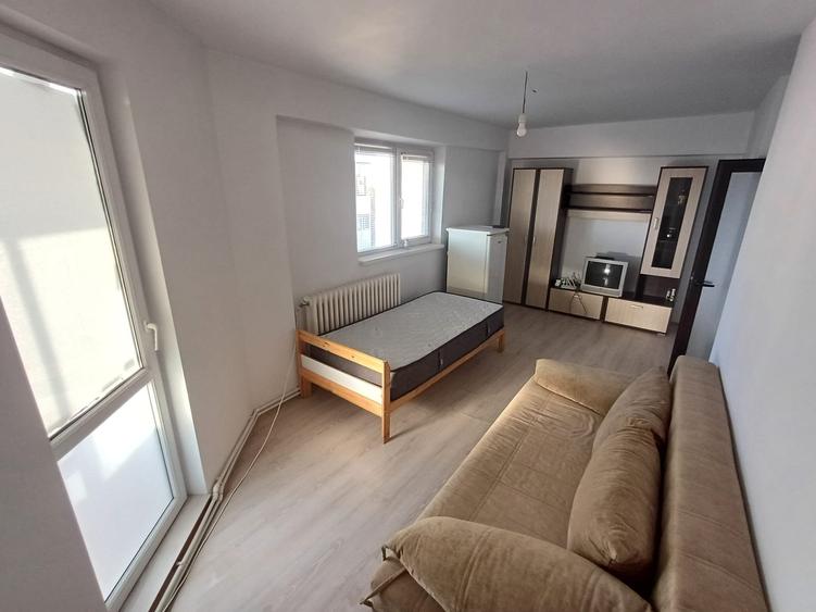 Vanzare 3 camere-Imobiliare MAXICONFORT - 2