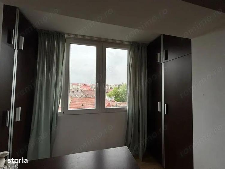 3 camere modelul mare 80 mp utili DECOMANDAT zona Saguna langa Casa de Pensii cu CENTRALA etaj 3 - 7