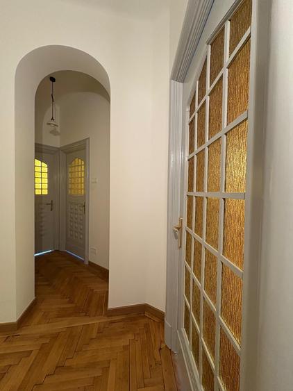 Piata Romana, imobil interbelic, parter, ideal BIROU - 9