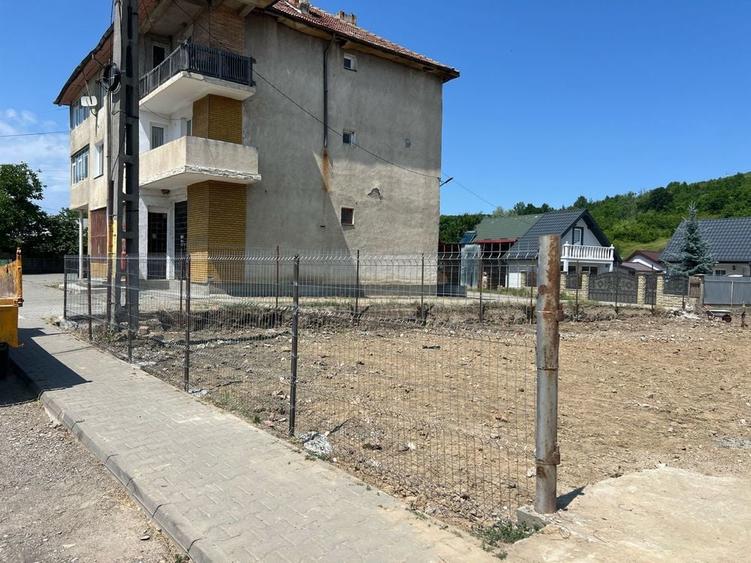 Teren de inchiriat in centrul localitatii Helegiu, judetul Bacau - 6