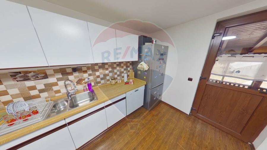 Casa cu 5 camere de vanzare, str. Dragos Voda - 6