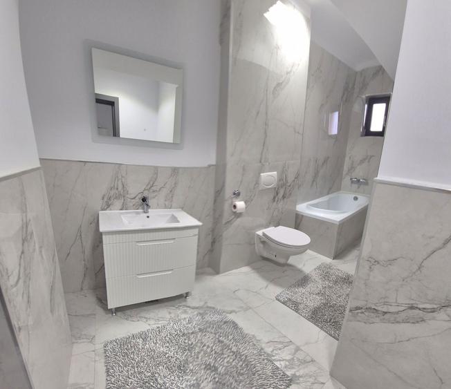 Vand apartament cu 3 camere bloc Nou - 6