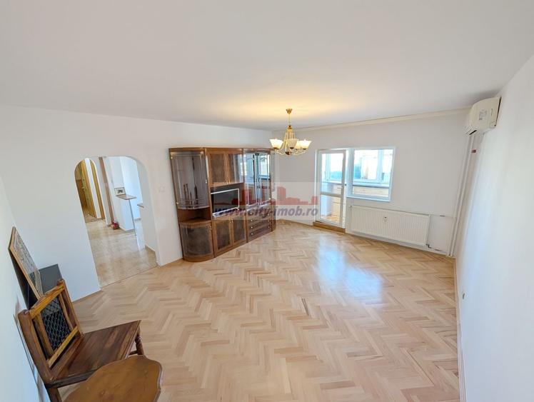 Apartament cu 2 camere decomandat în Victoriei