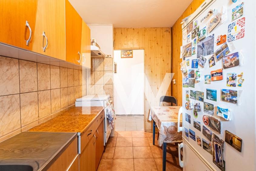Oportunitate!! Apartament 3 camere decomandat la pret de garsonieră -COMISION 0% - 2