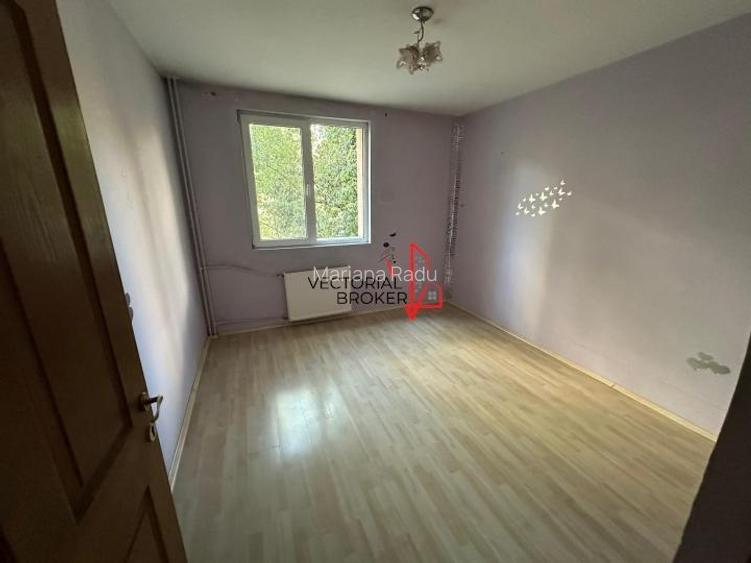 Apartament 2 camere, et.1/4, liber, bloc caramida, Titan Potcoava