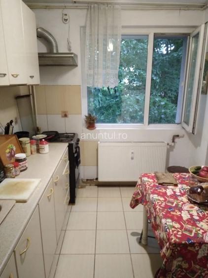 Crangasi Constructorilor, 3 Camere