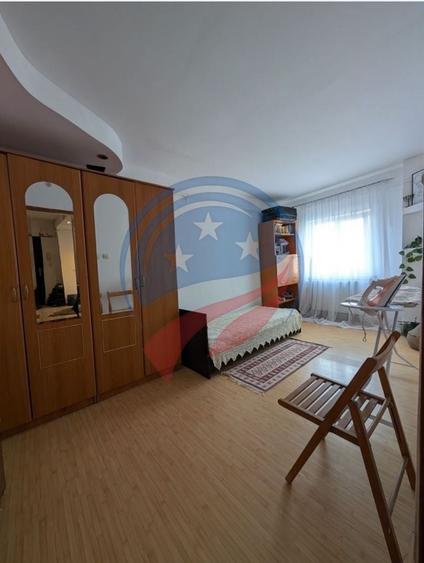 Apartament generos 4 camere, confort sporit, etaj 4/4, izolat termic - 3
